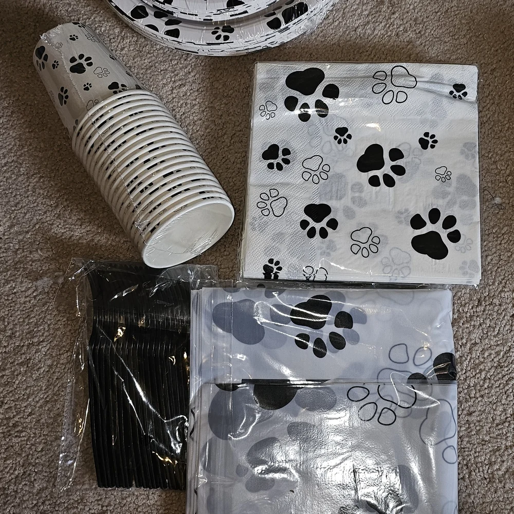 Amazon Paw Print Disposable Tableware Set - Black and White